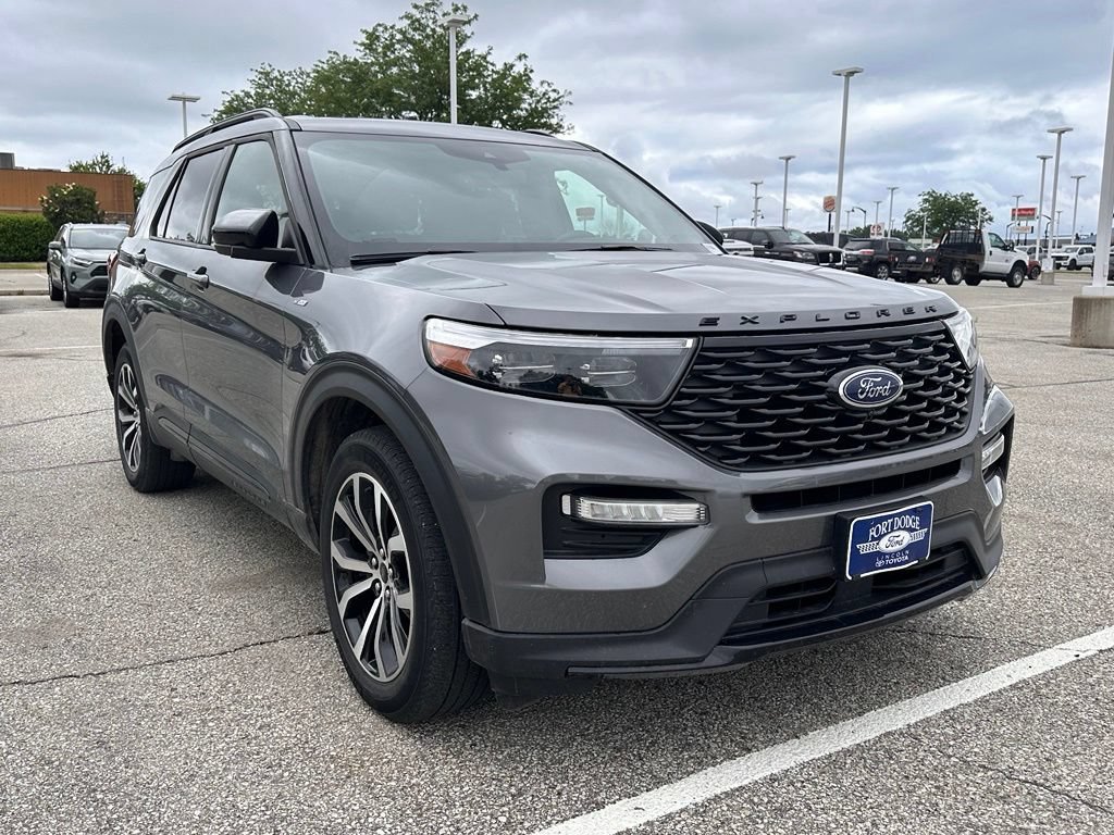 Certified 2022 Ford Explorer ST-Line w/ Class IV Trailer Tow Package AWD/4WD image 3