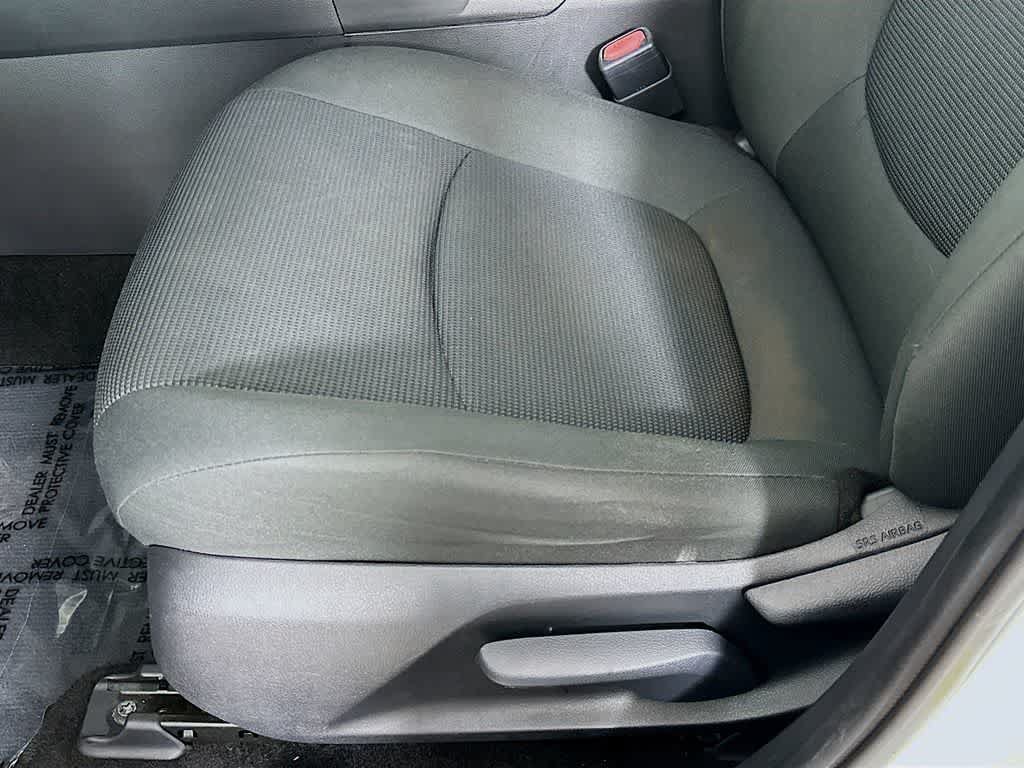 Used 2021 Toyota RAV4 LE FWD image 29