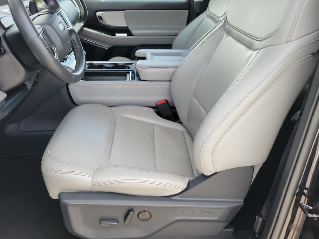 Certified 2025 Ford Expedition Max Active AWD/4WD image 6