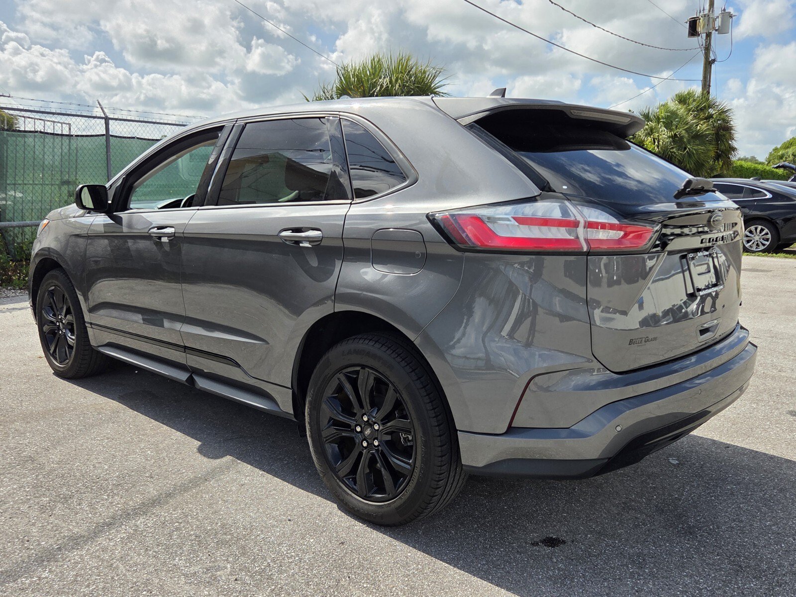 Certified 2022 Ford Edge SE w/ Black Appearance Package AWD/4WD image 3