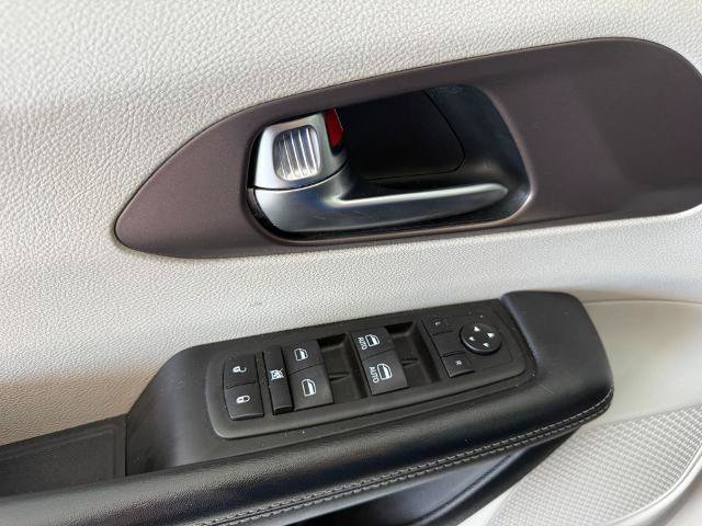 Used 2023 Chrysler Voyager LX FWD image 19