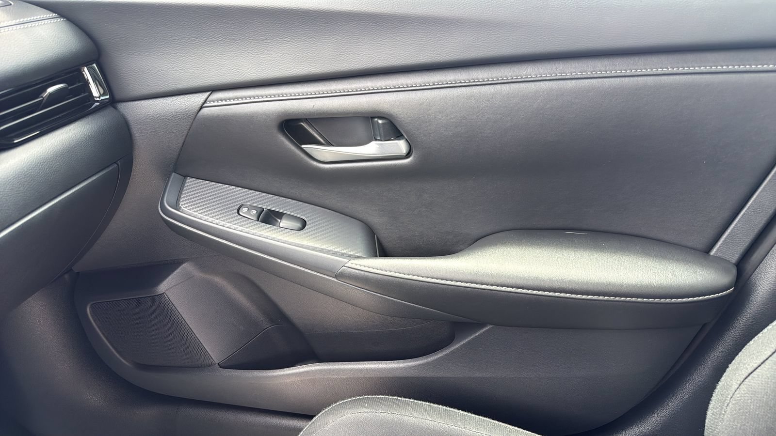 Used 2024 Nissan Sentra SV FWD image 23