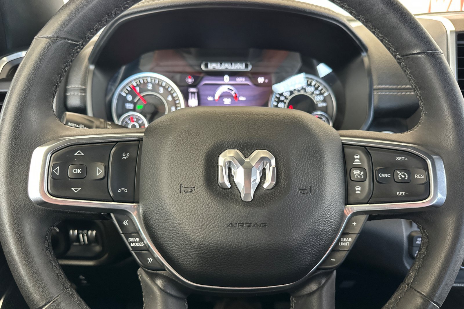 Used 2025 RAM 1500 Laramie AWD/4WD image 24
