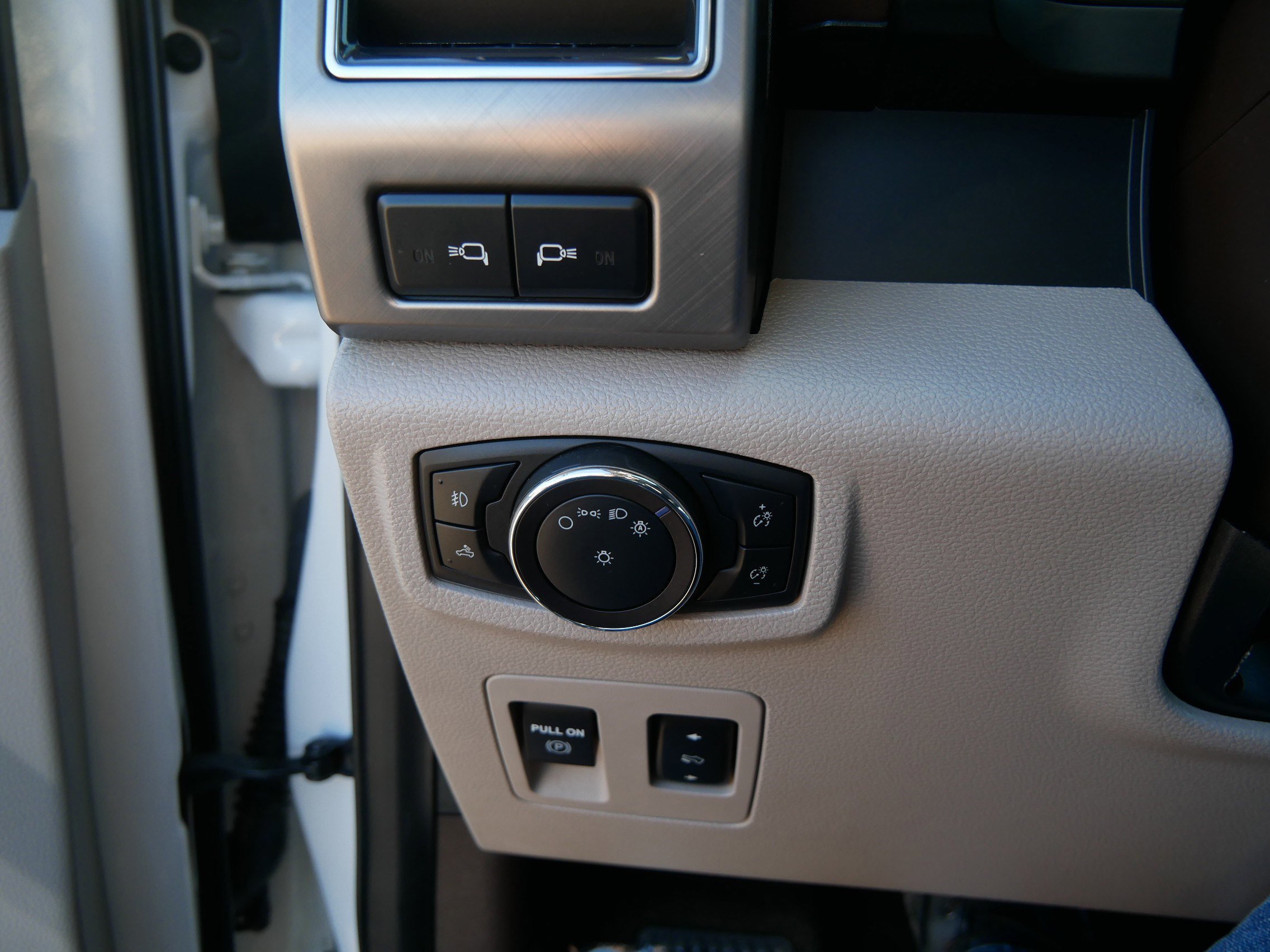 Certified 2019 Ford F150 Limited w/ Trailer Tow Package image 26