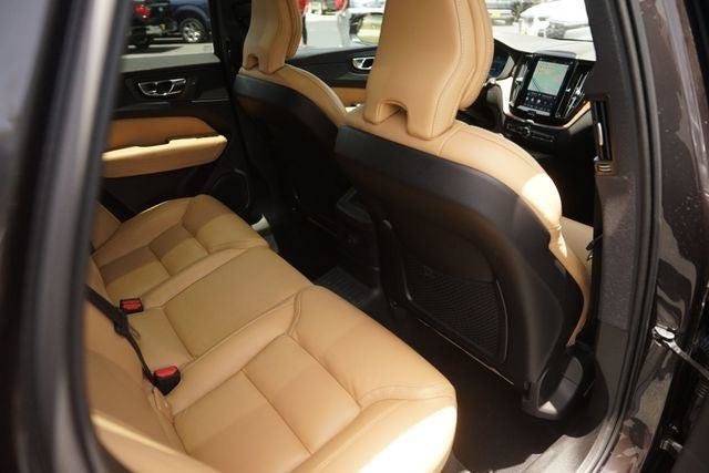 Used 2022 Volvo XC60 T8 Inscription w/ Advanced Package AWD/4WD image 15