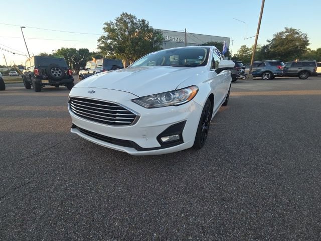 Certified 2020 Ford Fusion SE w/ Equipment Group 151A FWD image 4