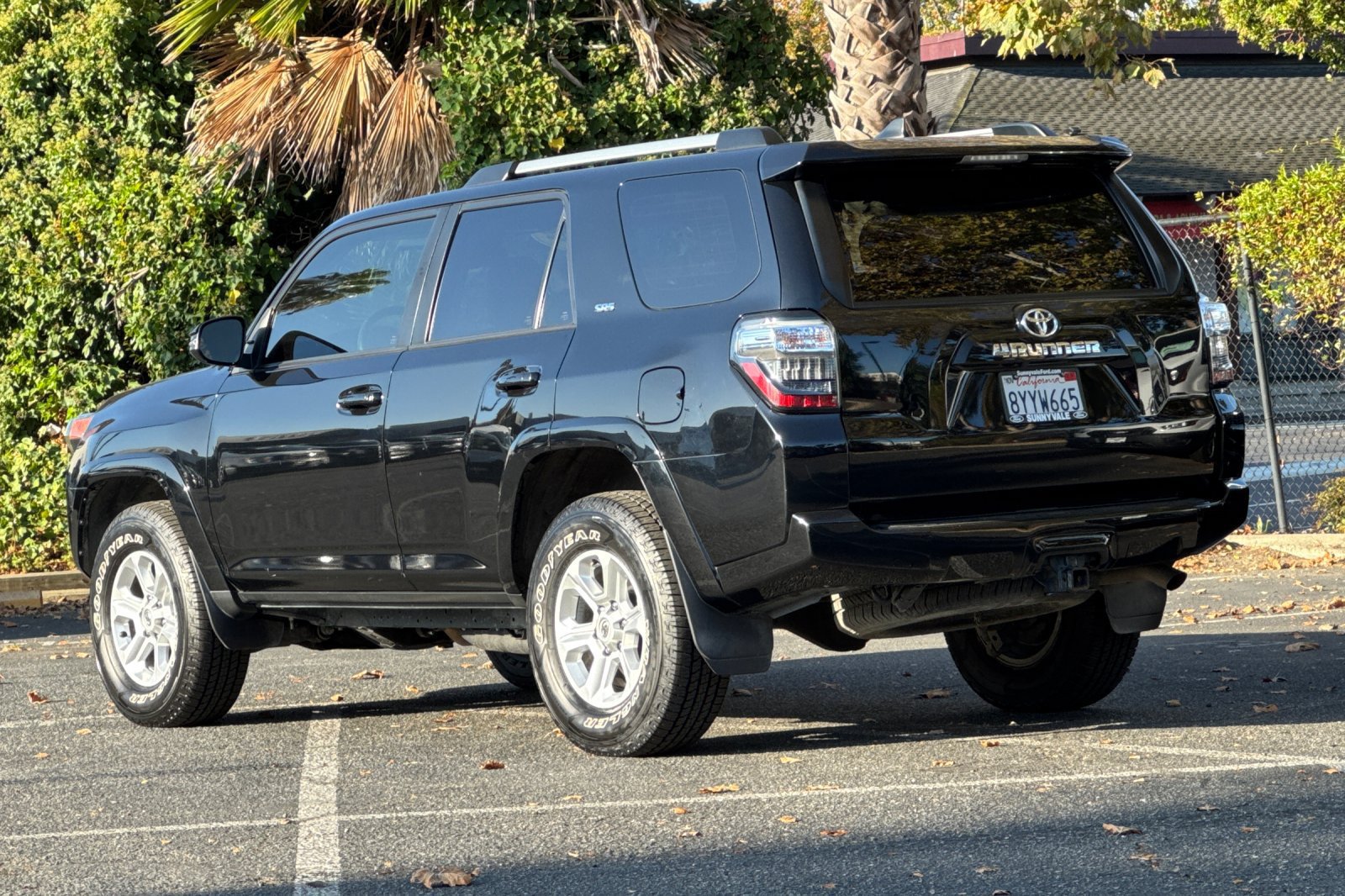 Used 2022 Toyota 4Runner SR5 Premium w/ Moonroof Package AWD/4WD image 6