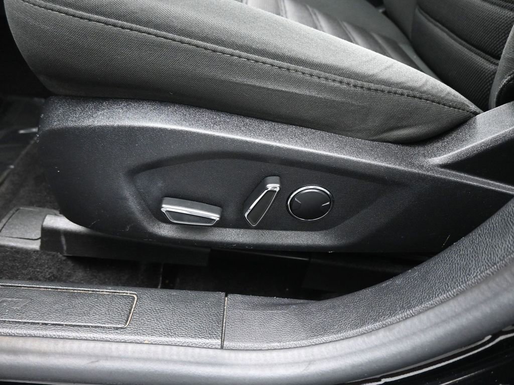 Certified 2017 Ford Fusion SE image 11