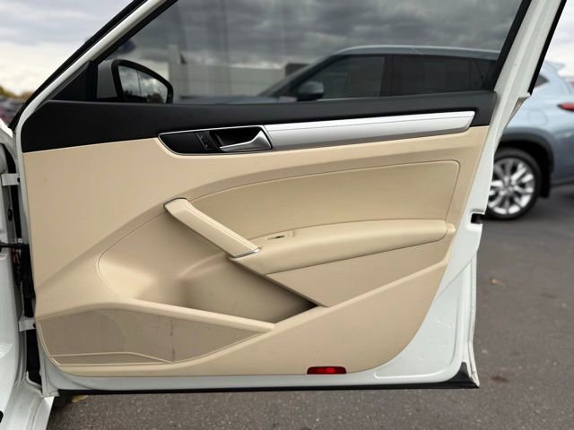 Used 2019 Volkswagen Passat 2.0T Wolfsburg w/ Wheels & Sunroof Package image 29