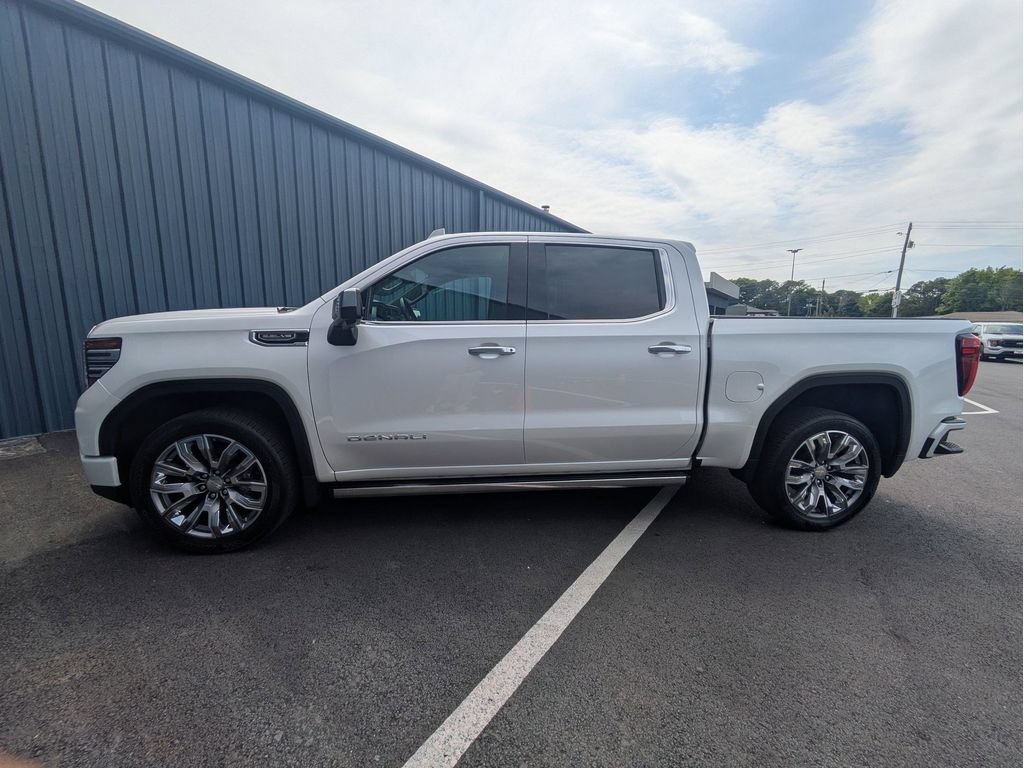 Used 2024 GMC Sierra 1500 Denali w/ Denali Reserve Package AWD/4WD image 11