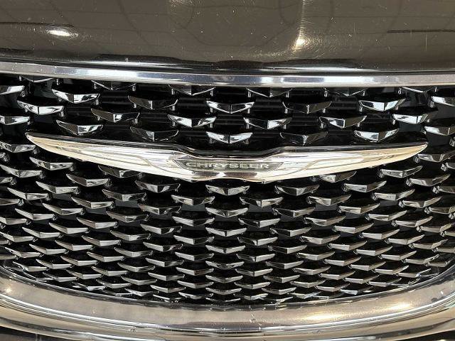 Used 2018 Chrysler 300 S w/ Safetytec Plus Group image 30