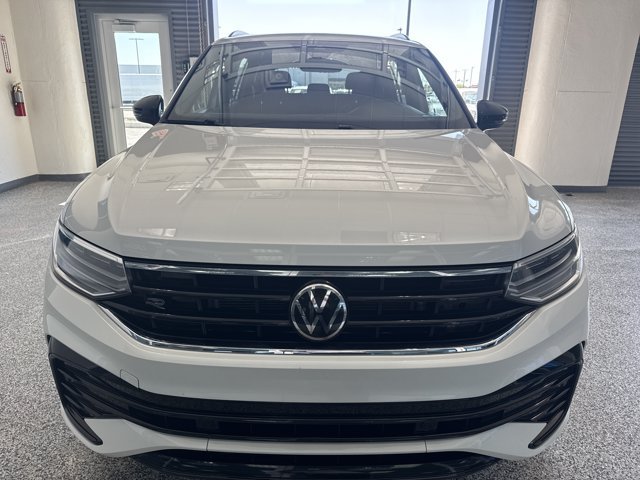 Used 2022 Volkswagen Tiguan SE R-Line AWD/4WD image 2