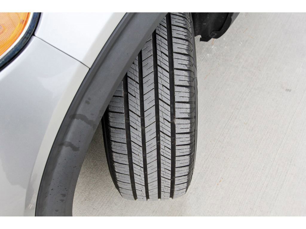 Certified 2020 Ford Explorer XLT w/ Equipment Group 202A image 29