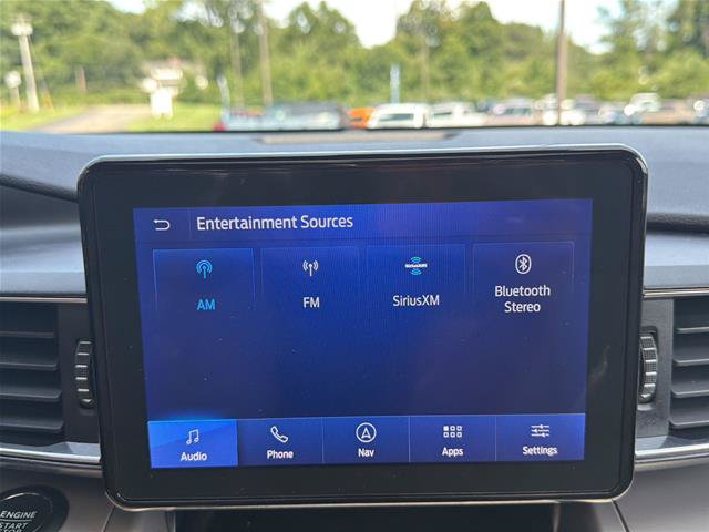 Certified 2022 Ford Explorer XLT w/ Equipment Group 202A AWD/4WD image 30