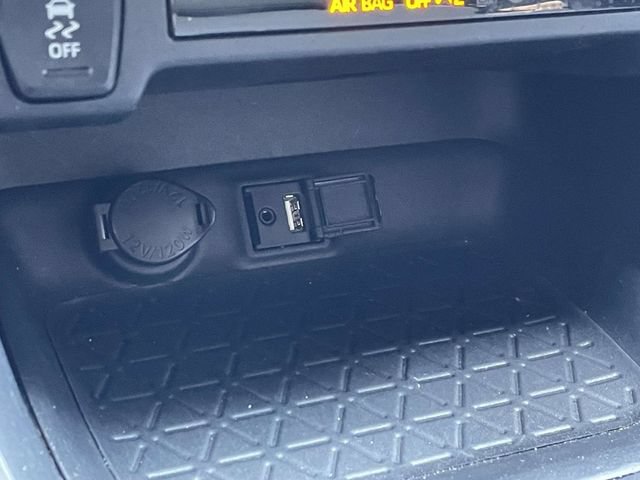 Used 2019 Toyota RAV4 XLE Premium FWD image 16