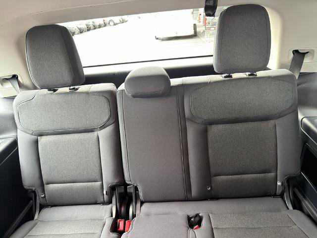 Certified 2025 Ford Expedition Active image 38