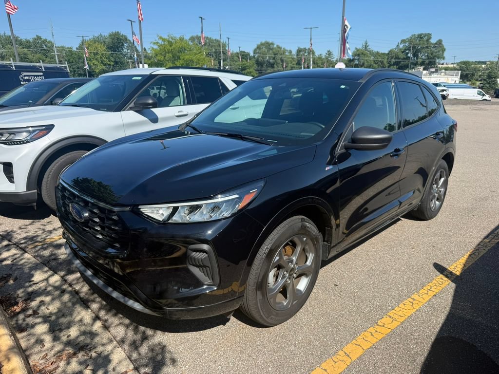 Certified 2024 Ford Escape ST-Line w/ Tech Pack #1 AWD/4WD image 2