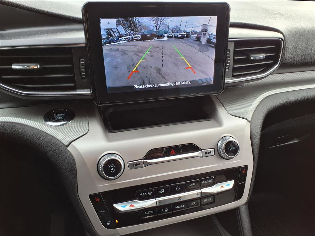 Certified 2022 Ford Explorer XLT w/ Equipment Group 202A image 27