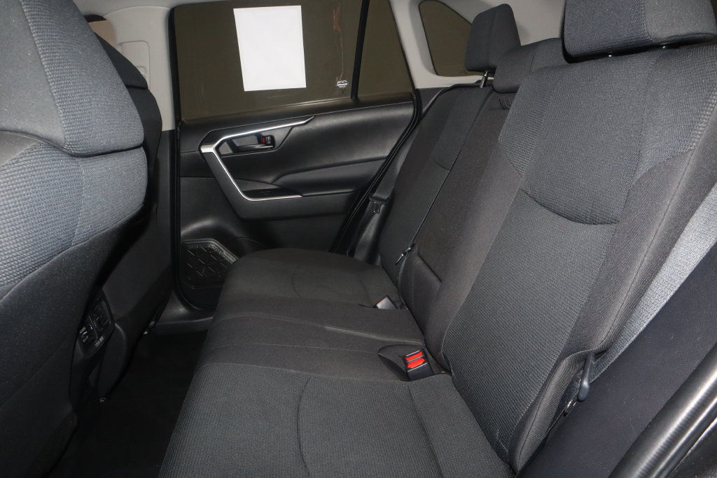 Used 2022 Toyota RAV4 LE AWD/4WD image 14