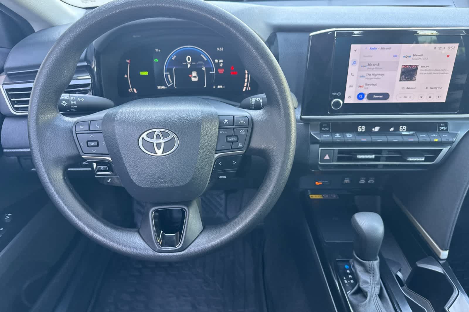 Used 2025 Toyota Camry LE AWD/4WD image 14