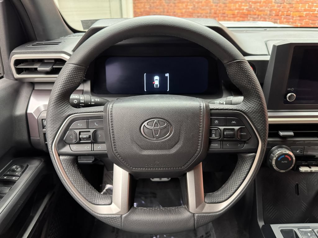 Used 2025 Toyota Tacoma TRD Sport AWD/4WD image 12