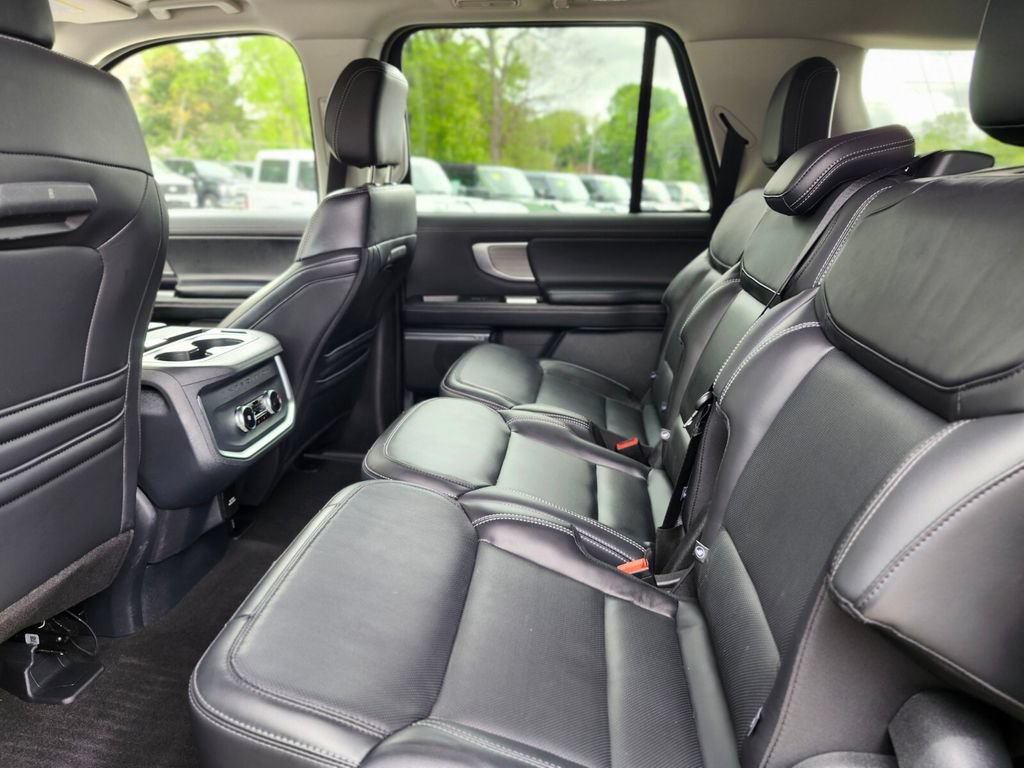 Certified 2025 Ford Expedition Max Platinum AWD/4WD image 16