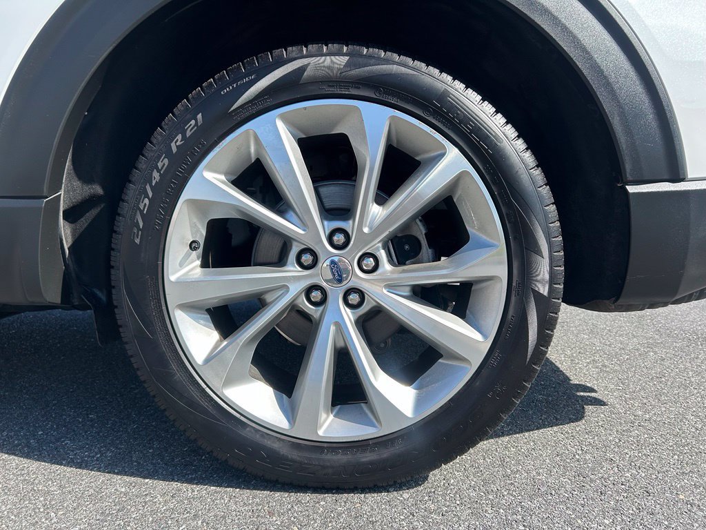 Certified 2022 Ford Explorer Platinum w/ Equipment Group 601A AWD/4WD image 12