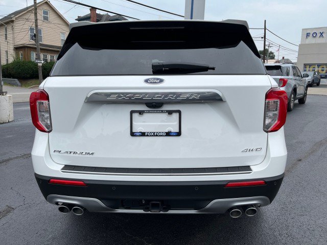 Certified 2024 Ford Explorer Platinum w/ Technology Package AWD/4WD image 4