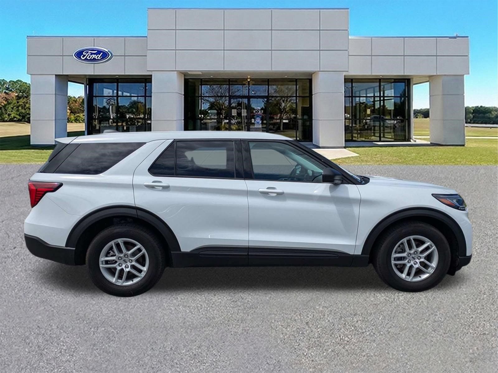 Certified 2026 Ford Explorer Active RWD image 3