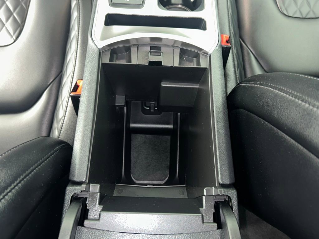 Certified 2024 Ford Edge Titanium AWD/4WD image 11