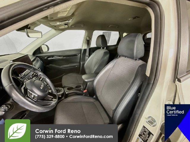 Used 2023 Kia Seltos S w/ Navigation Package FWD image 24