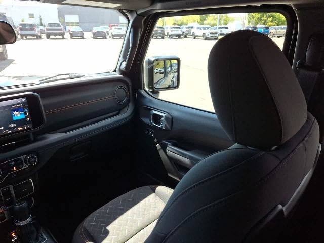 Used 2025 Jeep Gladiator Mojave w/ Convenience Group AWD/4WD image 11