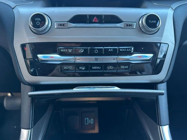 Certified 2022 Ford Explorer XLT w/ Equipment Group 202A image 16