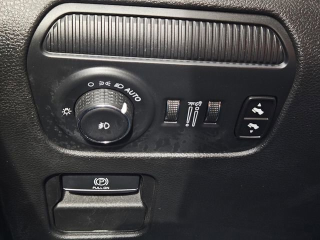 Used 2024 Jeep Wagoneer Series II w/ Flexible Seating Group image 31