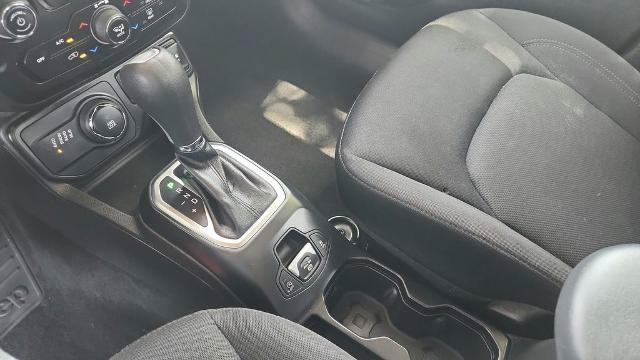 Used 2023 Jeep Renegade Latitude AWD/4WD image 14
