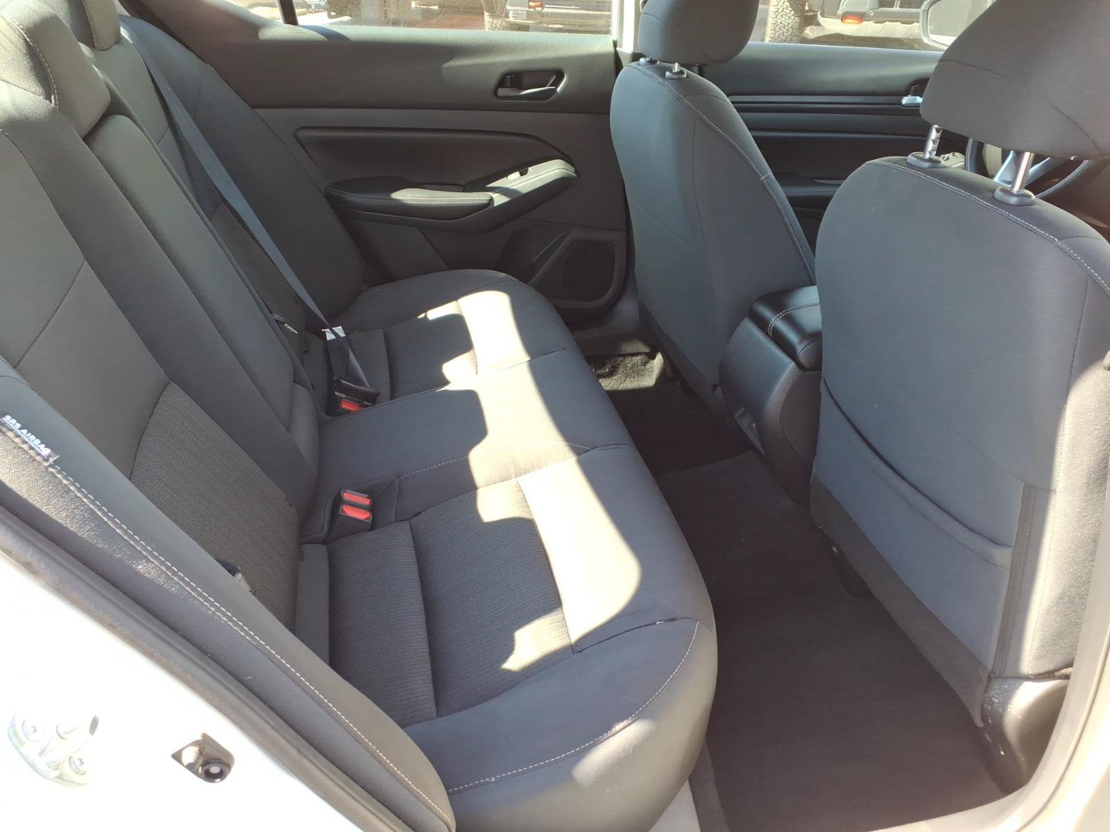 Used 2025 Nissan Altima 2.5 SV FWD image 14