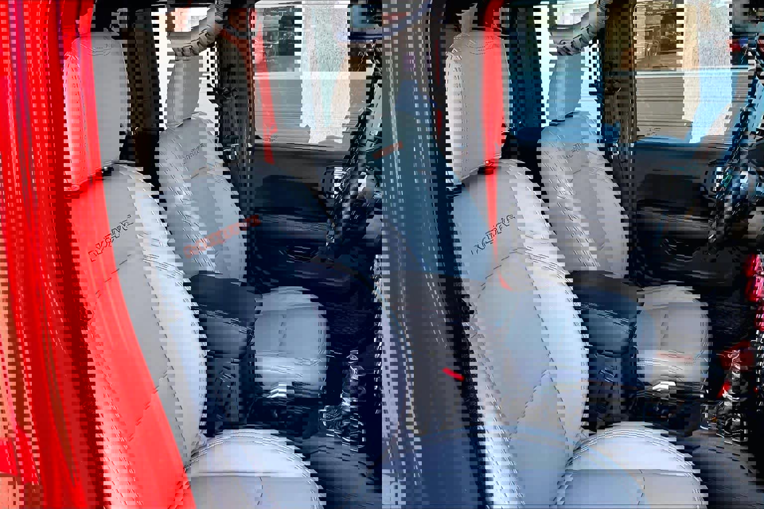 Used 2022 Jeep Gladiator Mojave w/ Cold Weather Group image 12