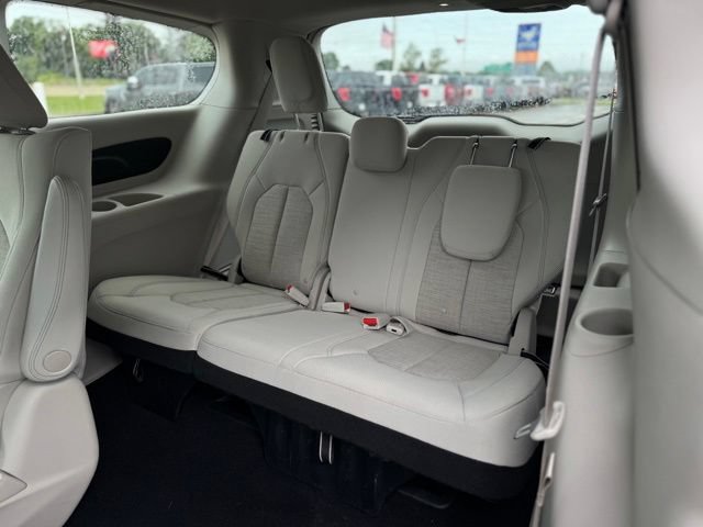 Used 2019 Chrysler Pacifica Touring Plus FWD image 13