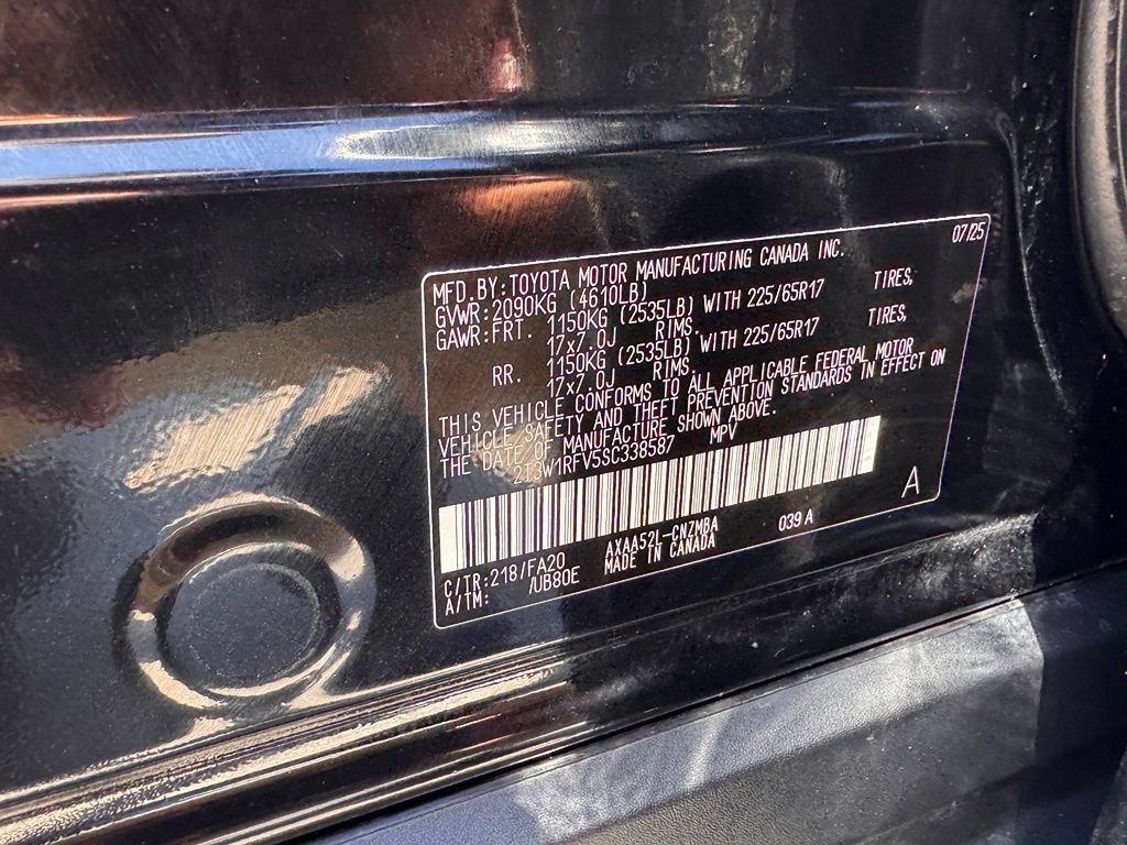 Used 2025 Toyota RAV4 XLE FWD image 30