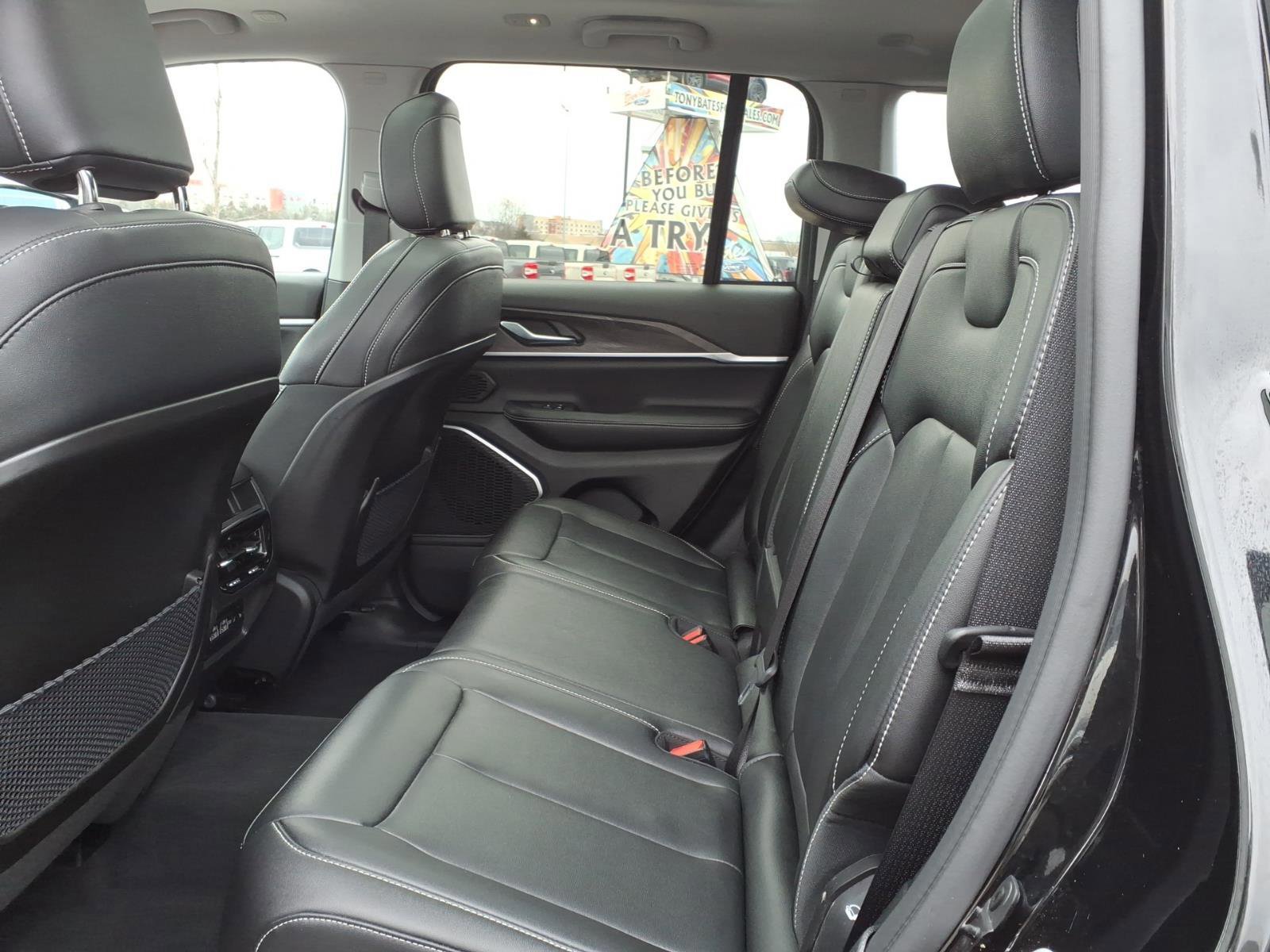 Used 2023 Jeep Grand Cherokee 4WD 4xe image 13