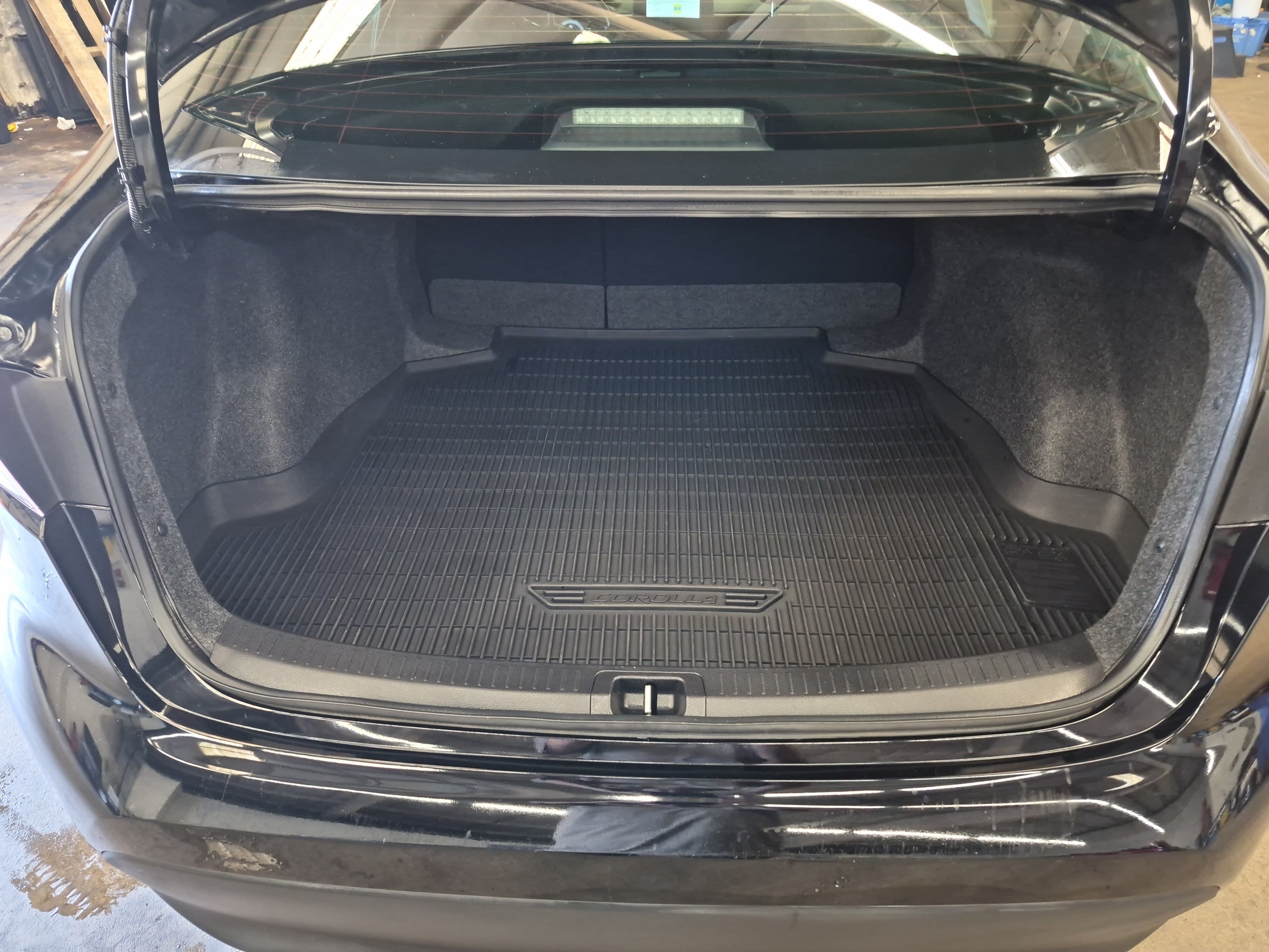 Used 2026 Toyota Corolla LE FWD image 7