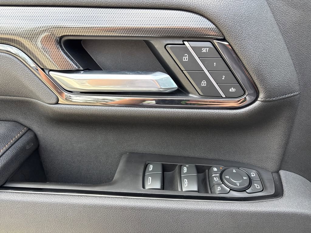 Used 2025 GMC Sierra 2500 AT4 w/ AT4 Premium Plus Package image 17