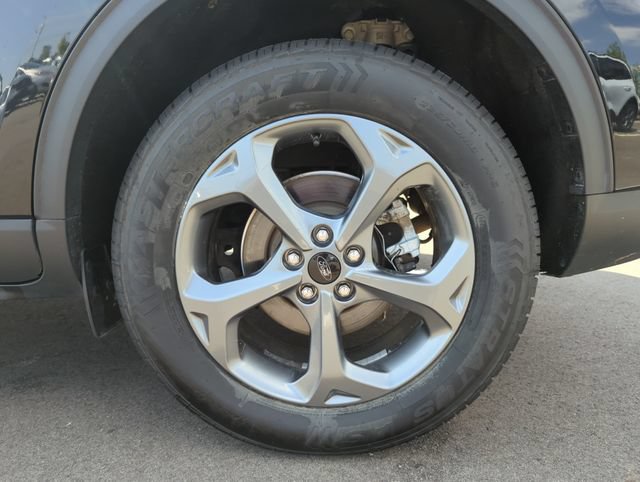 Certified 2025 Ford Escape ST-Line AWD/4WD image 11