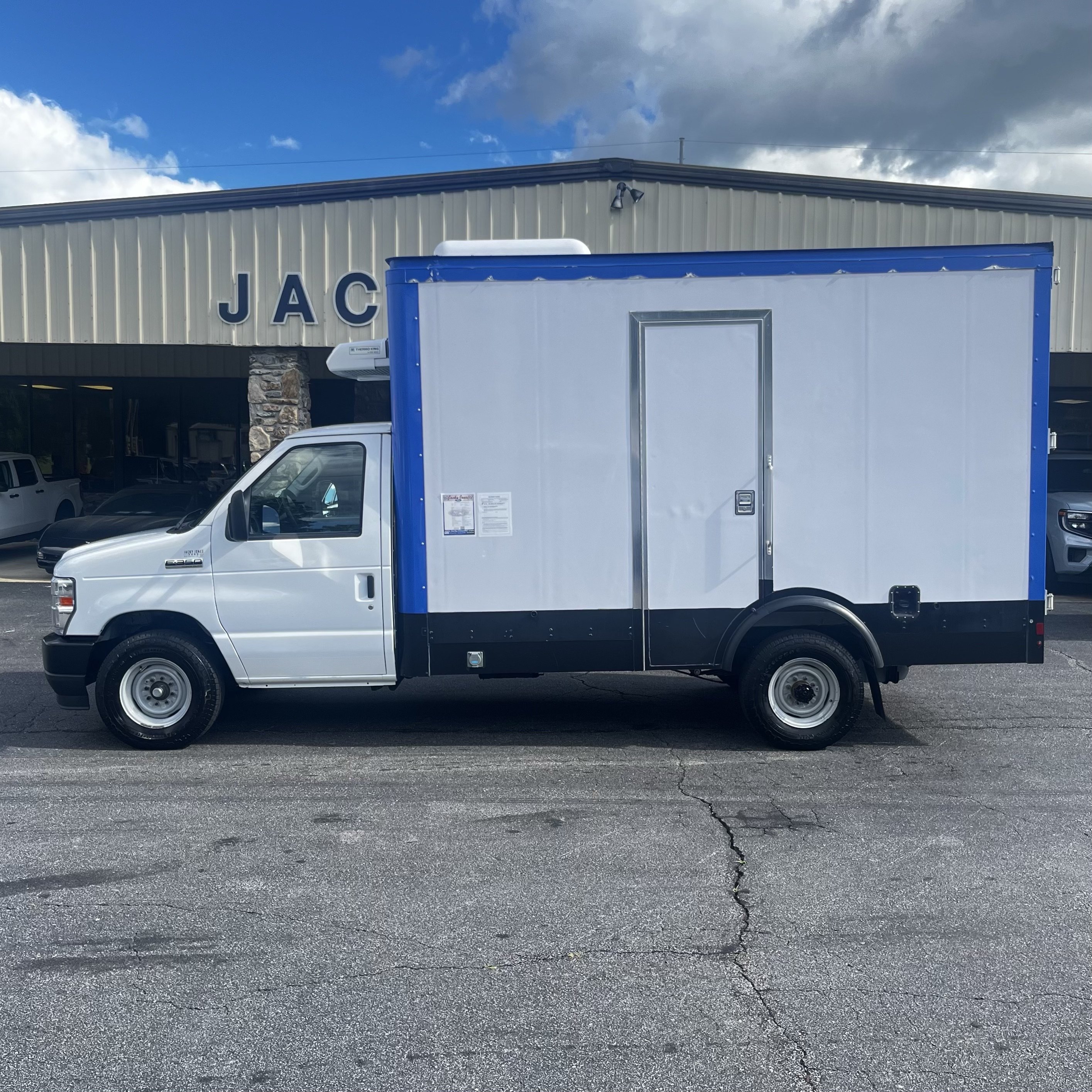 Certified 2024 Ford E-350 and Econoline 350 Super Duty w/ Power Windows & Locks Group