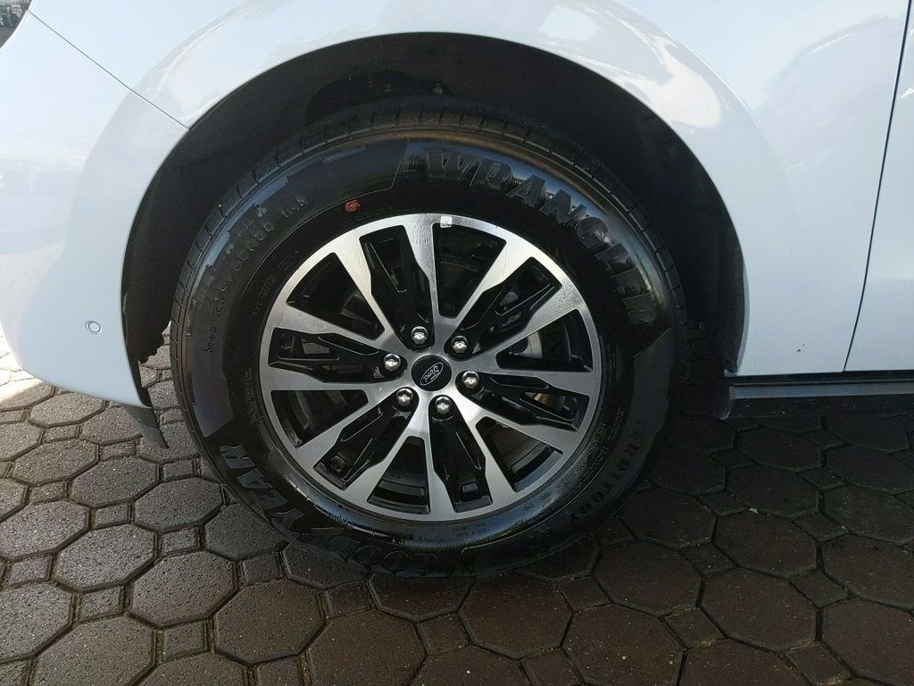 Certified 2025 Ford Expedition Platinum AWD/4WD image 11