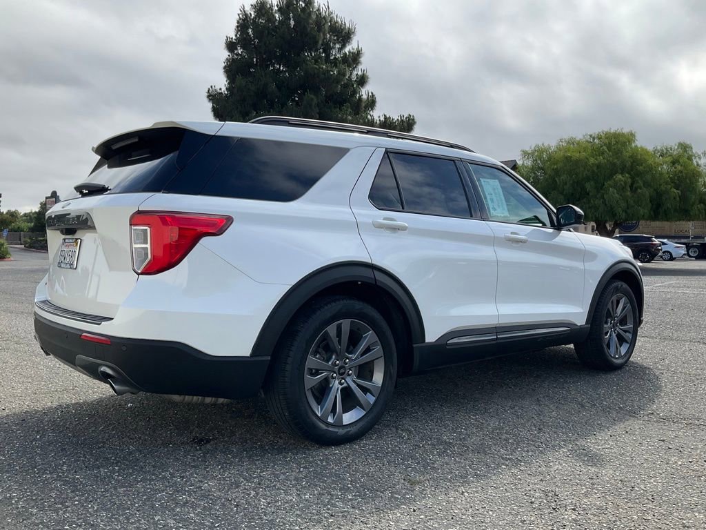 Certified 2022 Ford Explorer XLT w/ Equipment Group 202A image 17