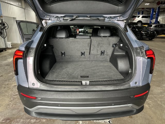 Used 2024 Chevrolet Blazer EV LT AWD/4WD image 25