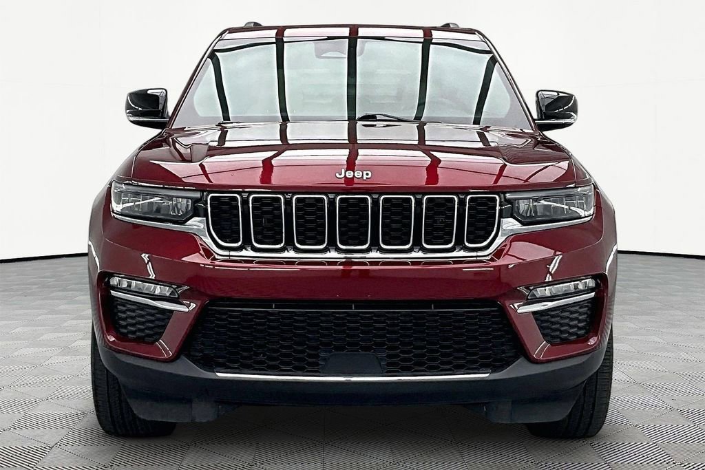 Used 2024 Jeep Grand Cherokee Limited AWD/4WD image 3
