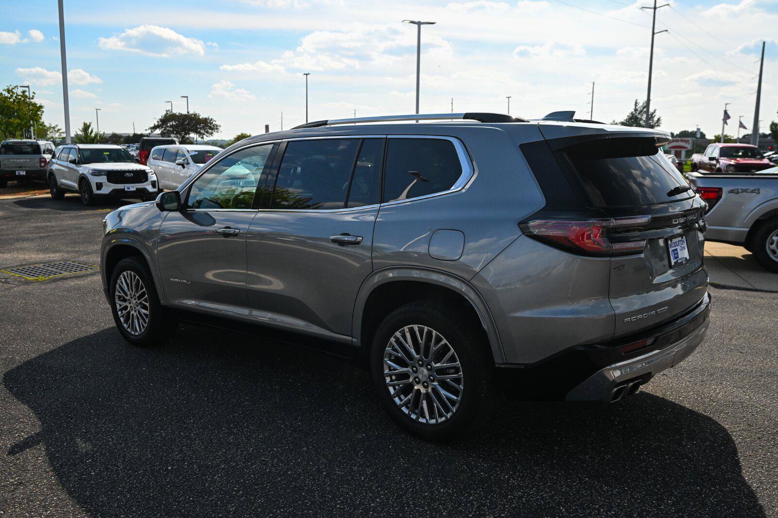 Used 2024 GMC Acadia Denali AWD/4WD image 11