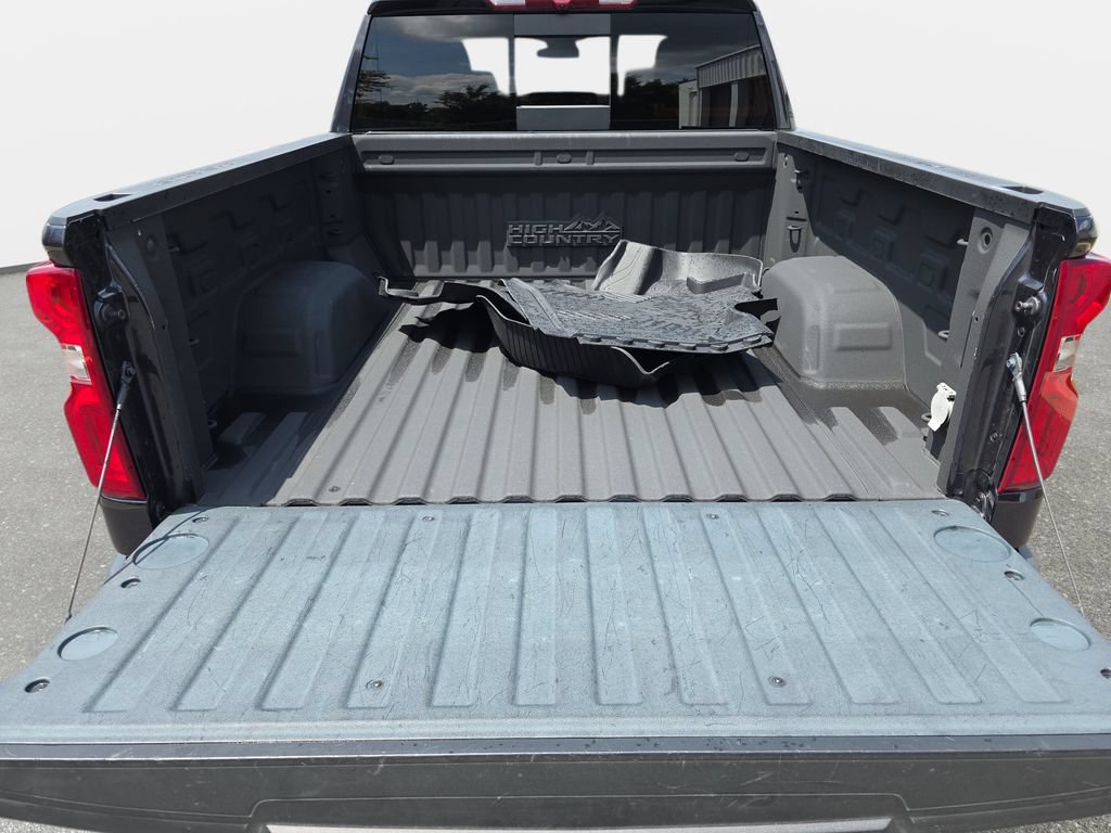 Used 2024 Chevrolet Silverado 1500 High Country w/ Z71 Off-Road Package AWD/4WD image 10